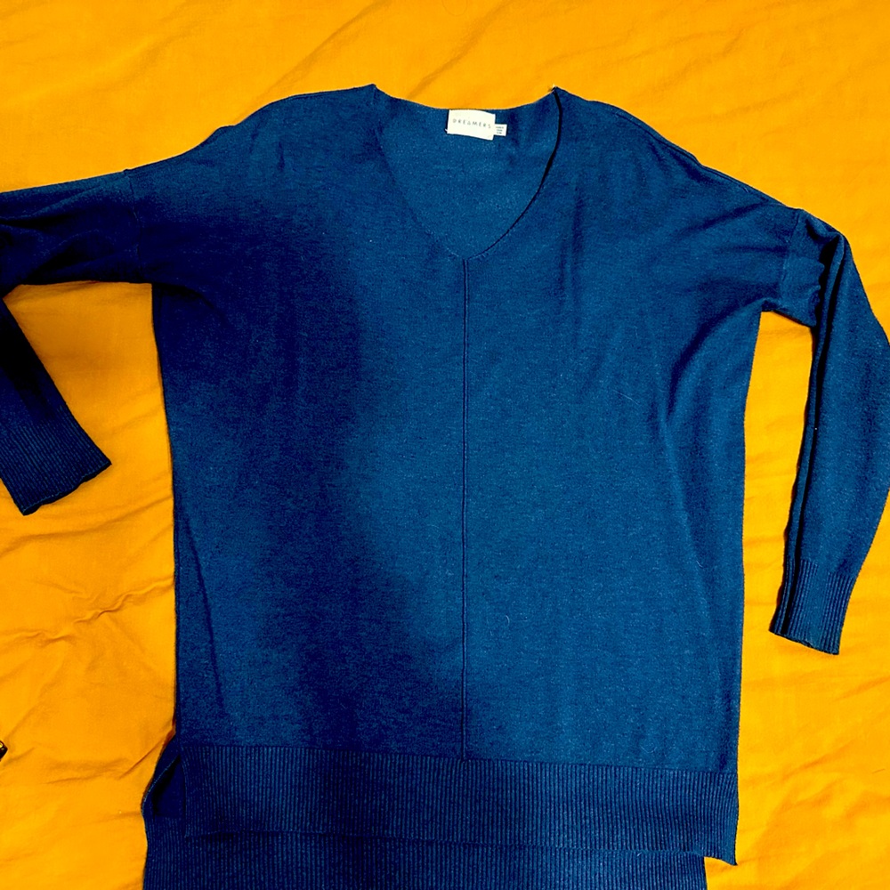 Super soft and comfy navy longer sweater